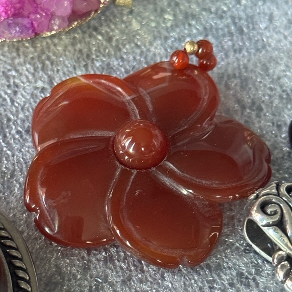 21 pieces Vintage necklaces,pendants. Estates sale. - Picture 7 of 15